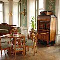 Meble znajdujace się w tym salonie pochodza z końca XIX wieku. #Książ #Zamek #Wałbrzych