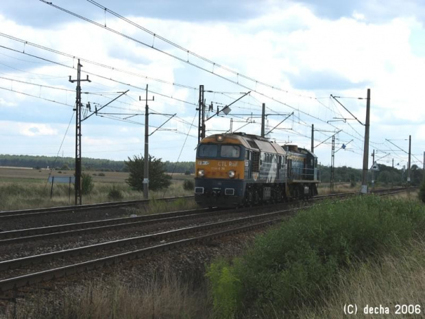 20.08.2006 - Drzeńsko Podg. ST44-R06 i TEM2-129 CTL-u leniwie podążają w stronę Kostrzyna