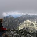 Na pierwszym planie: Ela, mury Chrubego, a w slońcu Wyżni Teriański Staw, Bystry Przechód #GóryTatry