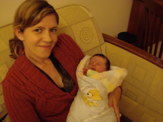 Ciocia Kasia przypomina sobie jak wygląda 10 dniowe dziecko :-) #majka #noworodek #kasia