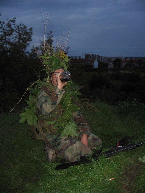 To nieprawda, że busz nie lubi hop-coli :D #asmo #ASG #camo #woodland #M16 #kamuflaż