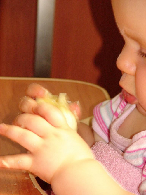 I znów rączki poszły w ruch.... oj, nie chciałbym być na miejscu tego banana...