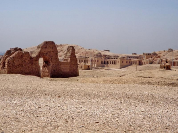 Siedziba Polskiej Misji Archeologicznej w okolicach świątyni Hatszepsut.