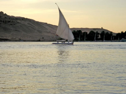 Feluka na Nilu. ASUAN