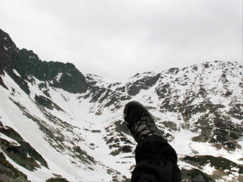 Przełęcz nad wrotami i Stawy Staszica. #Tatry #czerwiec #MorskieOko