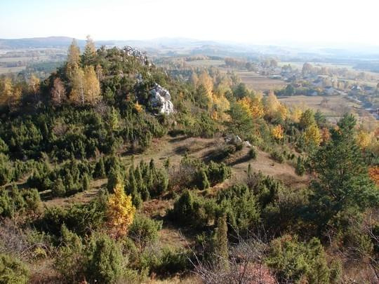 Widok z zachodniego wierzcholka w kierunku wschodnim.