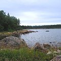 Kamienista plaża w rezerwacie Gnarpskaten