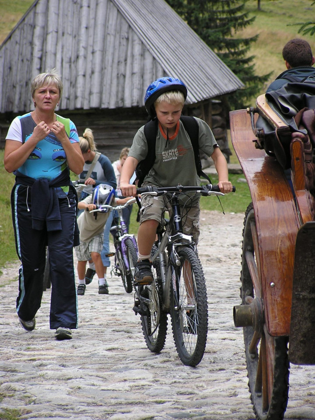 Wycieczka rowerowa Kubusia do Doliny Chochołowskiej w Tatrach.