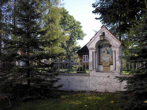 Mokobody. Stacje Drogi Krzyżowej na terenie Sanktuarium Matki Bożej Budzieszyńskiej