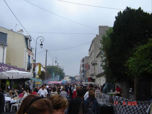 Maisons-Laffitte - brocante w centrum