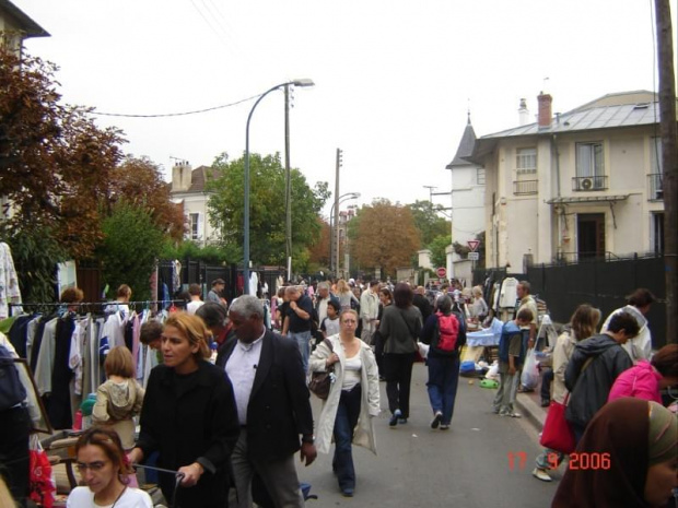 Maisons-Laffitte - brocante w centrum