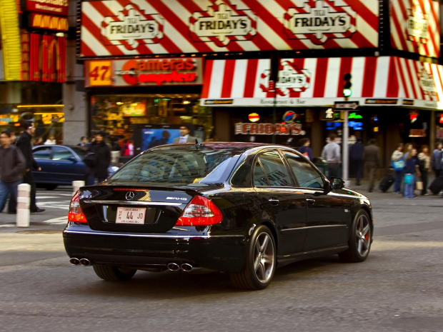 Mercedes E63 AMG