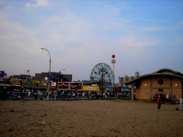 Wesołe Miasteczko na plaży Coney Island