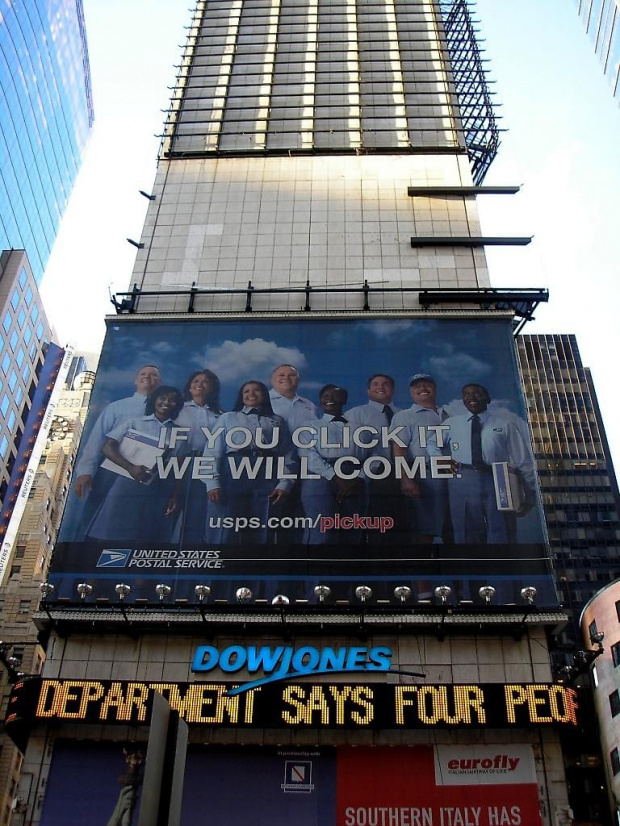 Times Square. Na tym wieżowcu neon wyświetla najnowsze wiadomości