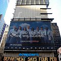 Times Square. Na tym wieżowcu neon wyświetla najnowsze wiadomości