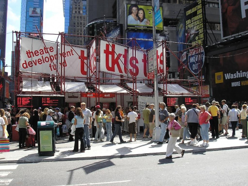 Broadway. Tu można kupić za połowę ceny bilety na przedstawienia do teatrów na bieżący dzień.