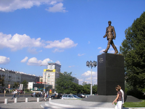 Warszawa - Rondo De Gaulle'a, dawniej Rondo Nowego Światu, i pomnik De Gaulle'a