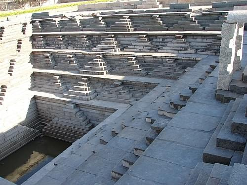 Basen, Imperium Vijayangar, Hampi