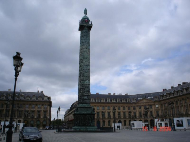 Paris I (1. dzielnica Paryża) - Place Vendôme, gdzie mieszkał Cyprian Norwid i skšd po raz ostatni w życiu wyjechali Dodi Al-Fayed i Księżna Diana !