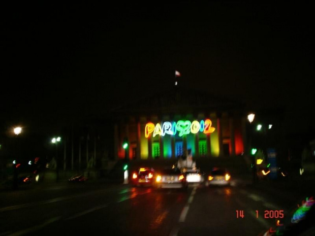 Paris VII (7. dzielnica Paryża) - Assemblée Nationale - dekoracje na Igrzyska Olimpijskie 2012. Pó?niej okazało się, że nie Paryż a Londyn wygrał