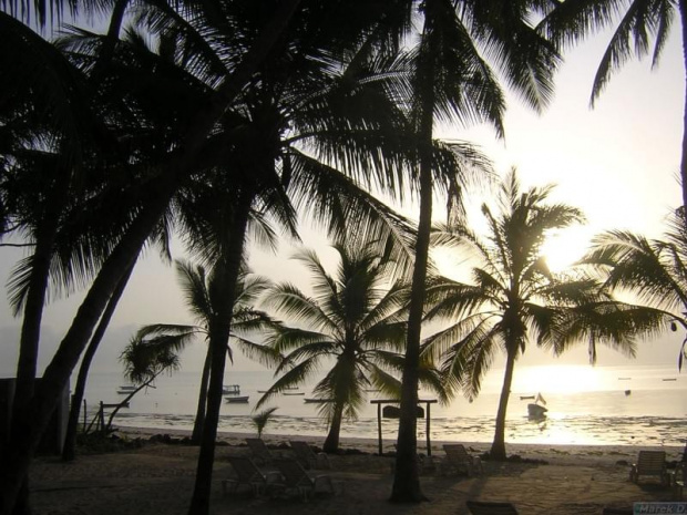 Wschód słońca nad Oceanem Indyjskim #Kenia #OceanIndyjski #WschódSłońca #Natura #Egzotyka #Afryka