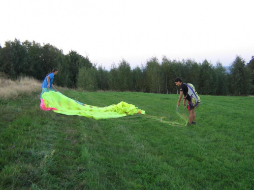 Twój samolot w plecaczku...hangar w szafie...paraglide :)