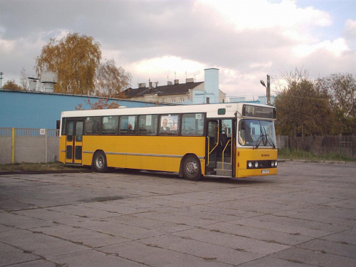 Dab boczny 10 , chyba najladniejszy autobus w zajezdni ( takie jest moje osobiste zdanie, podoba mi sie bo jest zrobiony w dawnym stylu :-) ) #tomaszów #mzk #Dab