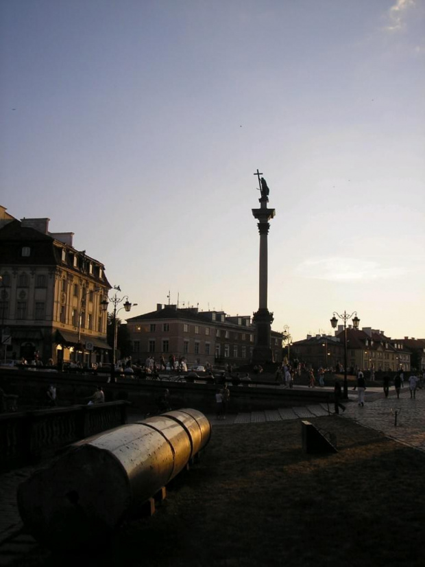 Stare Miasto - oryginalna Kolumna Zygmunta roztrzaskana przez niemców