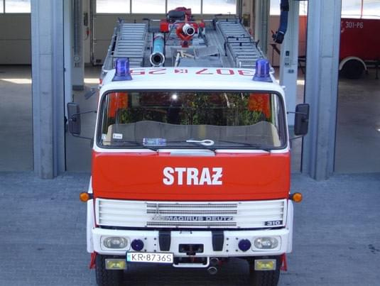 GCBA 4/16-Magirus Rok produkcji 1975 ciężki samochód gaśniczy,
zbiornik wody 4000 l wody, zbiornik środka pianotwórczego 400 l wydajność autopompy 1600 l na min, silnik o mocy 310 kM napęd 4x4, kabina 1+2 wyposażenie: armatura wodna, podręczny sprzęt b...