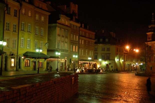 warszawa nocą #WarszawaNocCiemnoMiasto