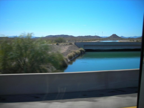 Arizona. Kanał z wodą