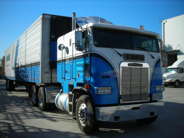 Freightliner FLB