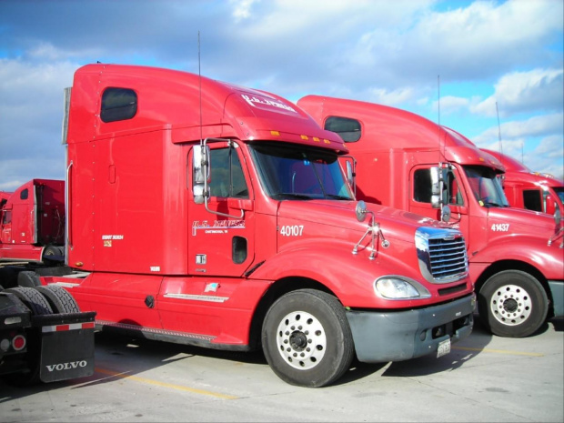 US Xpress, Freightliner