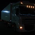 DAF XF 105 by night