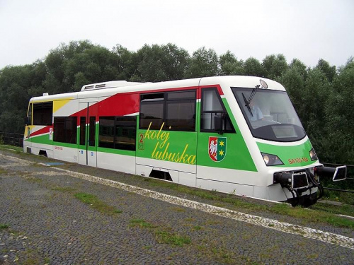 Szynobus SA105-104 w Gorzowie Wielkopolskim, (24.08.2005)