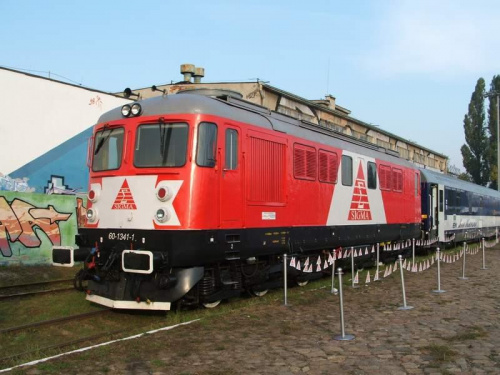 60-1341-1 czyli odpowiednik ST43 w PKP. Gdańsk Oliwa, targi TRAKO (13.10.2005)