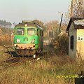 Bzowo-Goraj - ST43-142 manewruje po stacji Bzowo-Goraj. Obok nastawnia wykonawcza Bz1. Niestety w stanie agonalnym. #Bzowo #Goraj #PKP #Stacja #StacjaKolejowa #dworzec