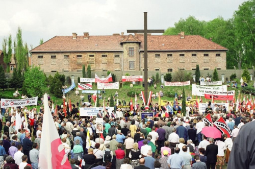 Msza św. na terenie Żwirowiska; uczestnicy zjechali z całej Polski (1997 - 1998)