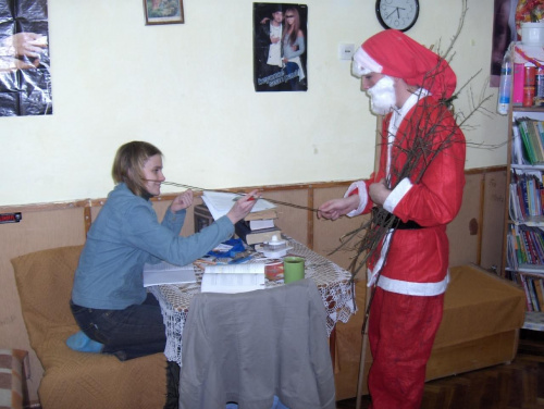 6 grudnia to tradycyjne Mikołajki. Młodzież z Internatu ZS w Sobieszynie również doczekała się swojego Mikołaja #Sobieszyn #Mikołajki #MonikaKoszara #KamilMajchrzak