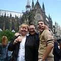 Tante Therese, Bartosch und Ich neben Kölner Dom.