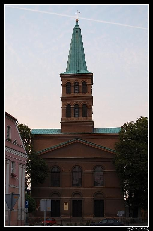 Kościół pw. św. Wojciecha wzniesiony przed 1834 roku jako budowla neoklasycystyczna. #Międzyrzecz #bunkry #kościół #zamki #katedry #ratusz