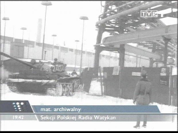 Specjalne wydanie głównych "Wiadomości" 13 grudnia 2006 roku - 25. rocznica ogłoszenia stanu wojennego.
www.TVPmaniak.tv.pl #tvp #tvp1 #wiadomości #gawryluk #dorota #StanWojenny #tvpmaniak