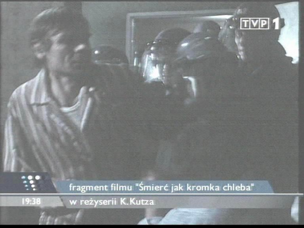 Specjalne wydanie głównych "Wiadomości" 13 grudnia 2006 roku - 25. rocznica ogłoszenia stanu wojennego.
www.TVPmaniak.tv.pl #tvp #tvp1 #wiadomości #gawryluk #dorota #StanWojenny #tvpmaniak