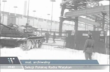 Specjalne wydanie głównych "Wiadomości" 13 grudnia 2006 roku - 25. rocznica ogłoszenia stanu wojennego.
www.TVPmaniak.tv.pl #tvp #tvp1 #wiadomości #gawryluk #dorota #StanWojenny #tvpmaniak