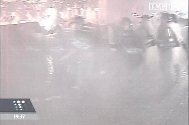 Specjalne wydanie głównych "Wiadomości" 13 grudnia 2006 roku - 25. rocznica ogłoszenia stanu wojennego.
www.TVPmaniak.tv.pl #tvp #tvp1 #wiadomości #gawryluk #dorota #StanWojenny #tvpmaniak