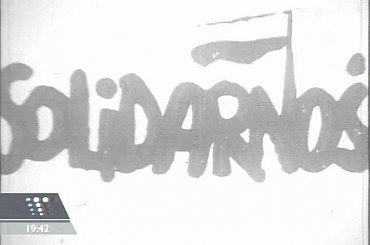 Specjalne wydanie głównych "Wiadomości" 13 grudnia 2006 roku - 25. rocznica ogłoszenia stanu wojennego.
www.TVPmaniak.tv.pl #tvp #tvp1 #wiadomości #gawryluk #dorota #StanWojenny #tvpmaniak