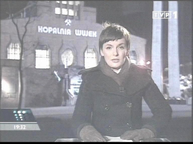 Specjalne wydanie głównych "Wiadomości" 13 grudnia 2006 roku - 25. rocznica ogłoszenia stanu wojennego.
www.TVPmaniak.tv.pl #tvp #tvp1 #wiadomości #gawryluk #dorota #StanWojenny #tvpmaniak