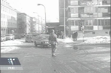 Specjalne wydanie głównych "Wiadomości" 13 grudnia 2006 roku - 25. rocznica ogłoszenia stanu wojennego.
www.TVPmaniak.tv.pl #tvp #tvp1 #wiadomości #gawryluk #dorota #StanWojenny #tvpmaniak