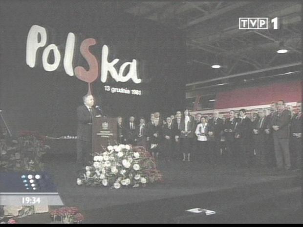 Specjalne wydanie głównych "Wiadomości" 13 grudnia 2006 roku - 25. rocznica ogłoszenia stanu wojennego.
www.TVPmaniak.tv.pl #tvp #tvp1 #wiadomości #gawryluk #dorota #StanWojenny #tvpmaniak