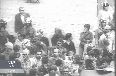 Specjalne wydanie głównych "Wiadomości" 13 grudnia 2006 roku - 25. rocznica ogłoszenia stanu wojennego.
www.TVPmaniak.tv.pl #tvp #tvp1 #wiadomości #gawryluk #dorota #StanWojenny #tvpmaniak